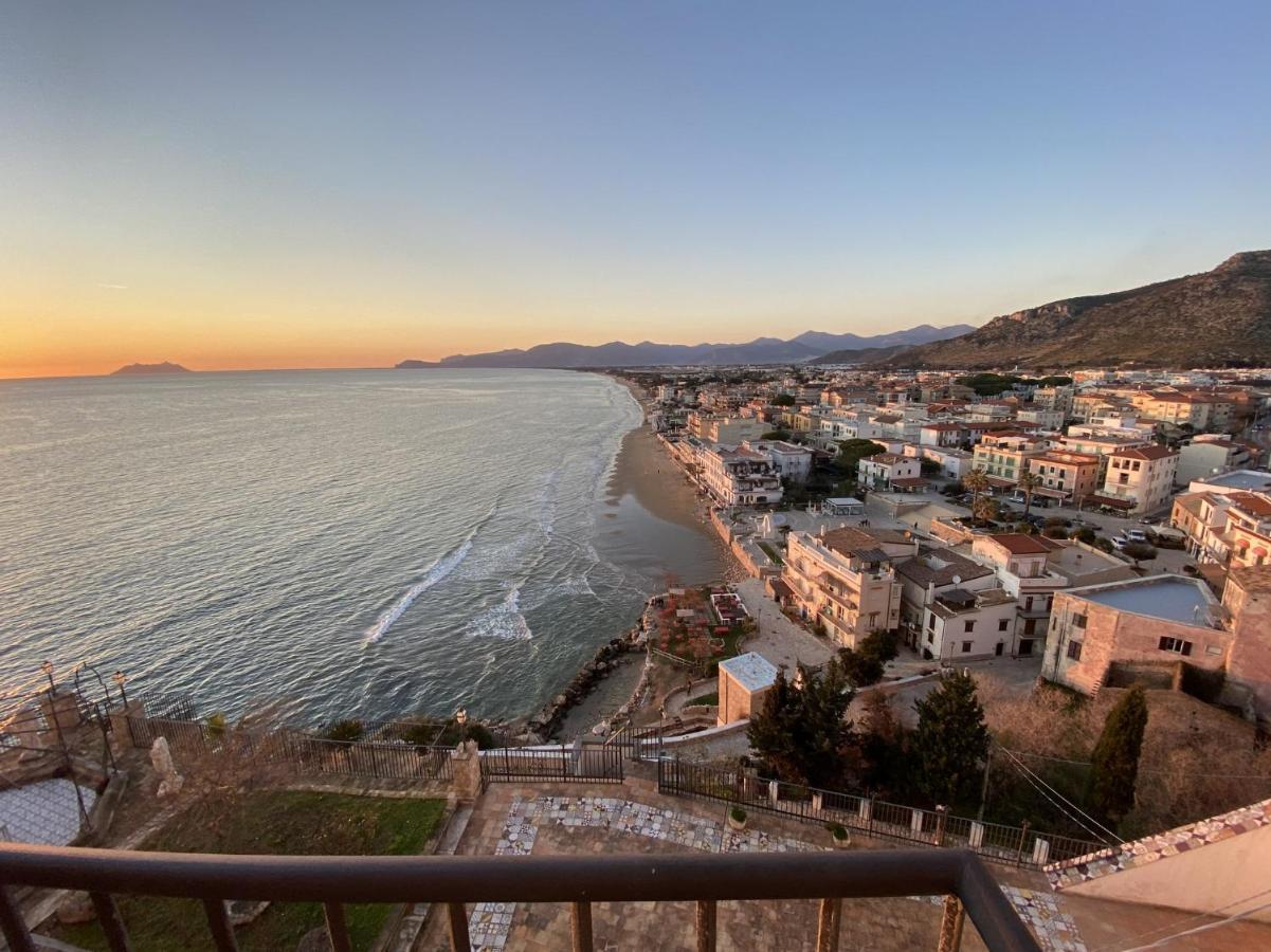Holidaycasa Romano - Vacanza Nel Cuore Di Sperlonga Zewnętrze zdjęcie