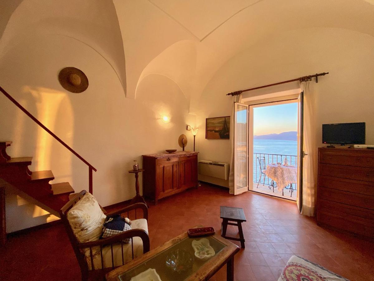 Holidaycasa Romano - Vacanza Nel Cuore Di Sperlonga Zewnętrze zdjęcie