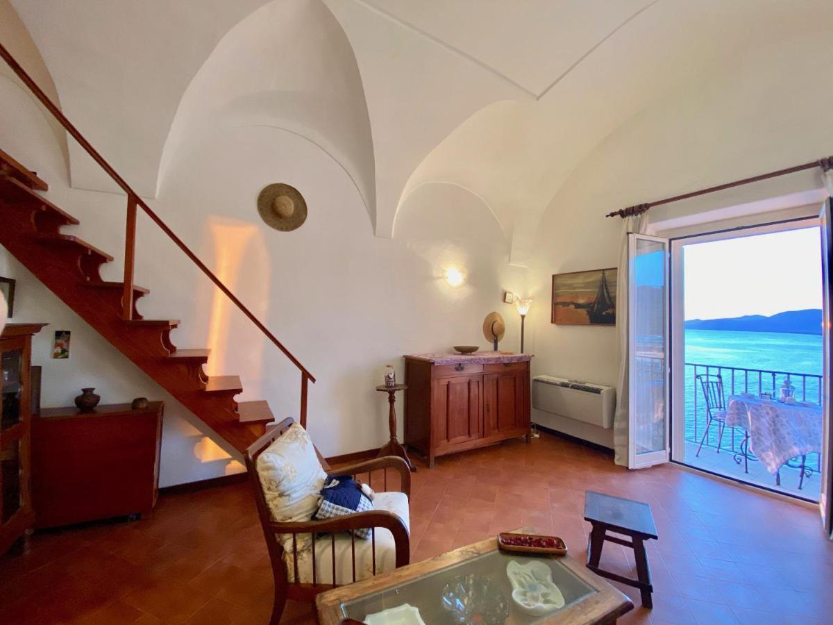 Holidaycasa Romano - Vacanza Nel Cuore Di Sperlonga Zewnętrze zdjęcie